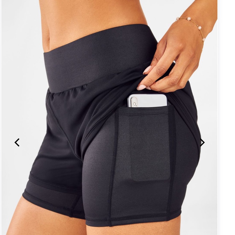 Fabletics 2 in one Olesia Shine Short